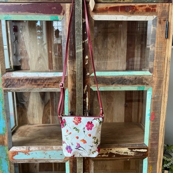 Hummingbird Cross Body Bag - Picture 7 of 7